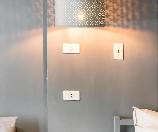 Laid Back Living In A Retro Chic Retreat Banguecoque