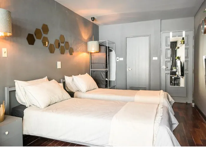 Laid Back Living In A Retro Chic Retreat * Banguecoque