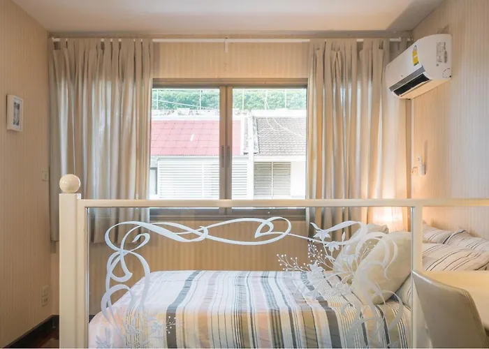 Laid Back Living In A Retro Chic Retreat Apartamento Banguecoque